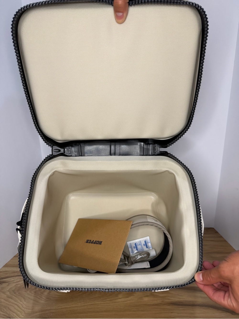 Yeti Hopper Flip 12 Cape Taupe NWT - Picture 6 of 6